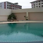 T.W. Pattaya Klang Condominium