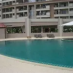 T.W. Pattaya Klang Condominium