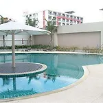 T.W. Pattaya Klang Condominium
