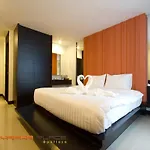 โรงแรม Punyapha Place 3*