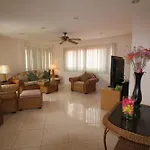 โรงแรม Butterfly Garden Boutique By Luxury View Ex Lg Apts And Villas, A Lifestyle Destination 1 To 3 Bedroom Units 110 To 190 Sqmtr, 2 Full Bathrooms, Rain Shower, Complete Kitchen, Free Fast Fiber Wifi, 55
