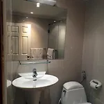 Aparthotel Westbury 3*