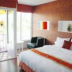 Bed & Breakfast J.p.s.guest House