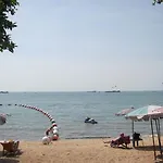 Aa Hotel 2*