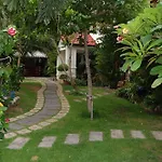 Sirikarn & Luxury Hotel 3*