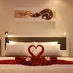 Sirikarn & Luxury Hotel Pattaya