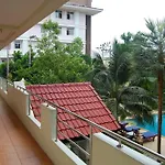 Sirikarn & Luxury โรงแรม 3*