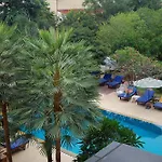 Sirikarn & Luxury Hotel