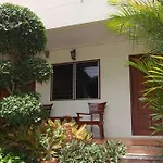 Sirikarn & Luxury 3*