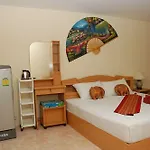 Sirikarn & Luxury 3*
