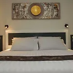 Sirikarn & Luxury โรงแรม 3*