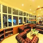 Whitehouse Condotel Aparthotel 3*