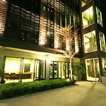Ploen By Tolani Hotel