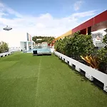 Hotel Art On The Hill By Sunny Rentals Pattaya