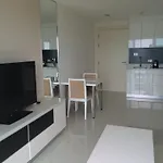 The View Cozy Beach Apartment