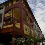 Thee Thee Guesthouse