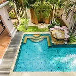 พระตำหนักวิลล่า 10 ห้องนอน พร้อมสระว่ายน้ำส่วนตัว Villa Pattaya