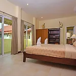 Nai Mueang Far Villa With - 4 Bedroom