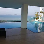 Cozy Beach The View