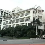 Sugar Home Serviced Apartment