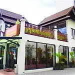 Diamond Place 3*