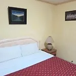 Guest house Robin's Nest & Restaurant *