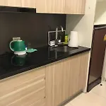 Hey F\'S Apt
