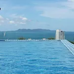 Apartment Luxury Seaview The Peak Towers 200m To