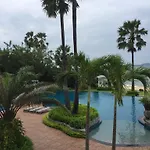 Cozy Beachfront Apartments Pattaya