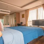 Luxury Seaview The Peak Towers 200m To *