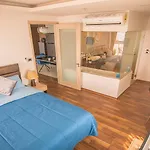 Apartment Luxury Seaview The Peak Towers 200m To *