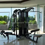 Apartment Luxury Seaview The Peak Towers 200m To