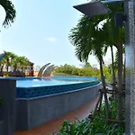 Apartment Luxury Seaview The Peak Towers 200m To Pattaya