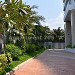 Luxury Seaview The Peak Towers 200m To