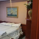 Apple- Inn