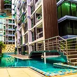 Tropical Garden อพาร์ทเม้น *