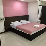 Shanghai Monna Bar Guest house