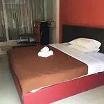 Shanghai Monna Bar Guest house Pattaya