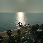 The Palm Wongamat อพาร์ทเม้น *