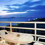 อพาร์ทเม้น Viewtalay Beachfront By Nd