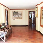โรงแรม Shagwell Mansions