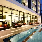 Hotel Tsix5 4*