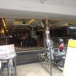 โรงแรม Maleez