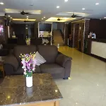 โรงแรม Maleez 3*
