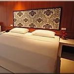 โรงแรม Marsi 3*