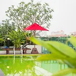 Sunshine Hip โรงแรม 3*