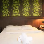 Casanova Inn