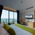 Deep Blue Z10 โรงแรม Pattaya