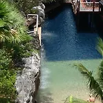 Grande Caribbean By Suneeya *