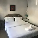 Scandalic Bar And 2*